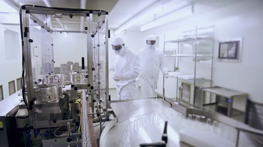洁净室防护服一次性的好还是重复使用的好3